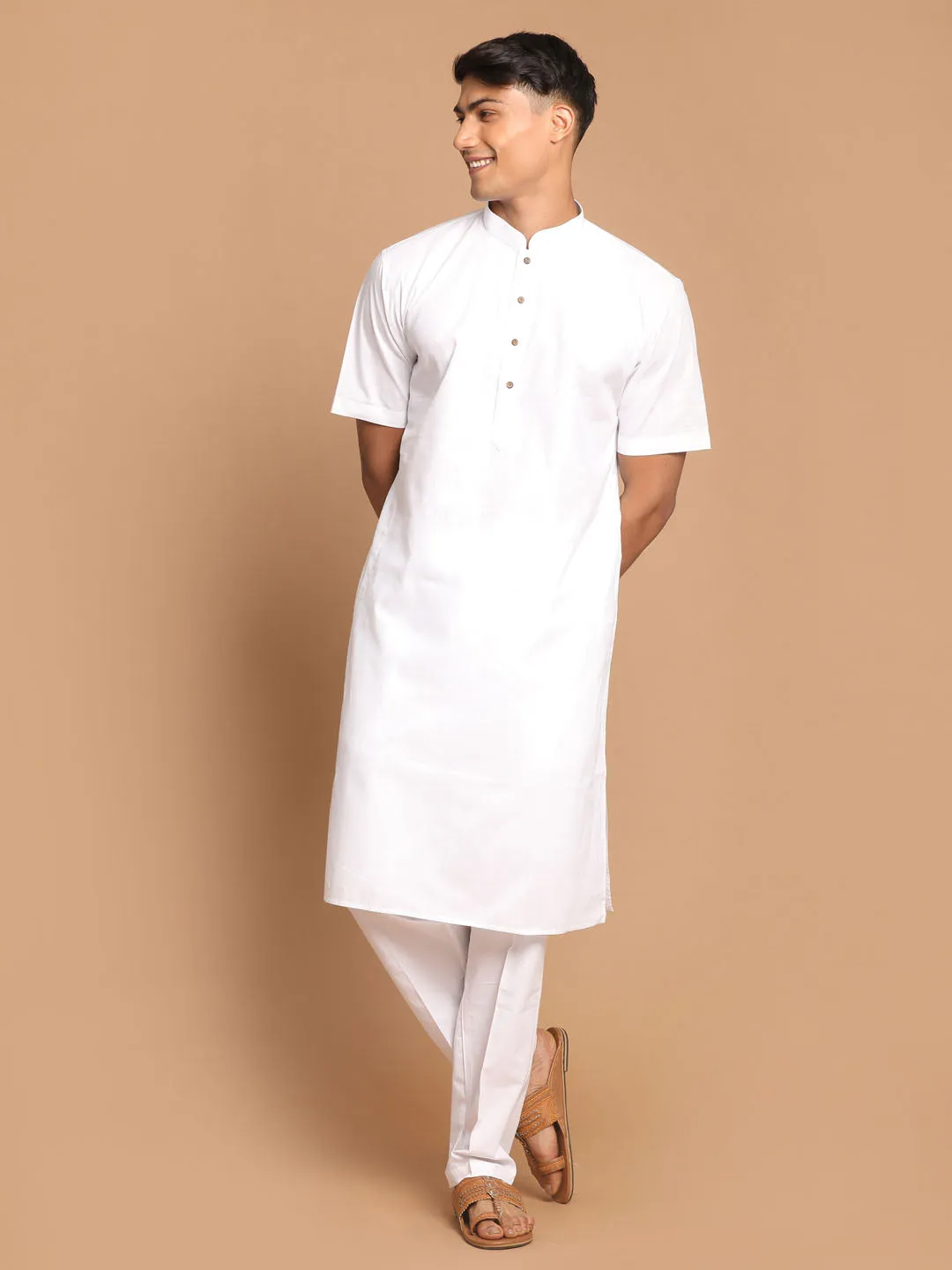 VASTRAMAY Men's White Solid Kurta with Pyjamas